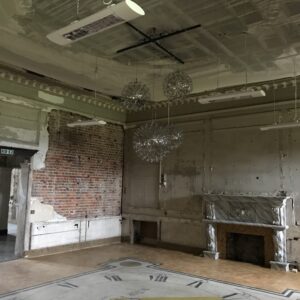 Suspended white SOLAMAGIC S2 in Drawing room to blend with the white ceiling net